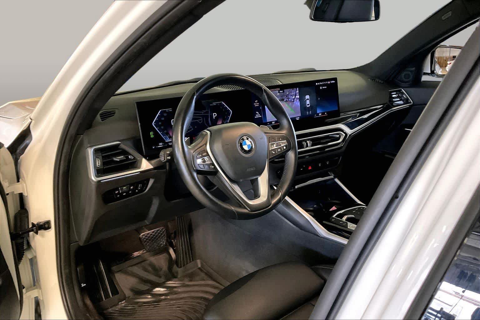 Used 2023 BMW 330i Sedan w/ Driving Assistance Package RWD image 15