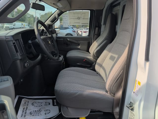 New 2026 Chevrolet Express 3500 w/ Power Convenience Package RWD image 9