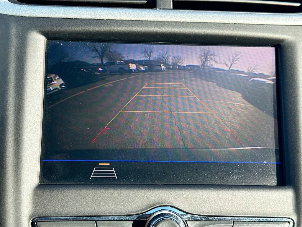 Used 2020 Chevrolet Sonic LT w/ Convenience Package image 16