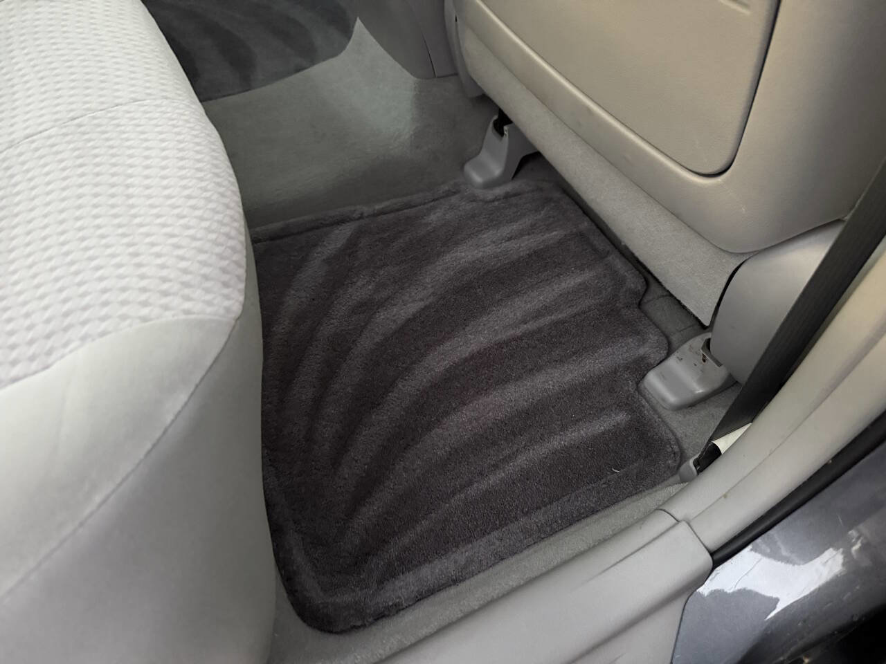 Used 2011 Toyota Camry LE w/ LE Extra-Value Pkg image 11