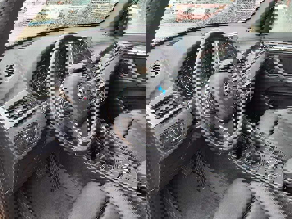 Used 2017 BMW X1 xDrive28i image 10