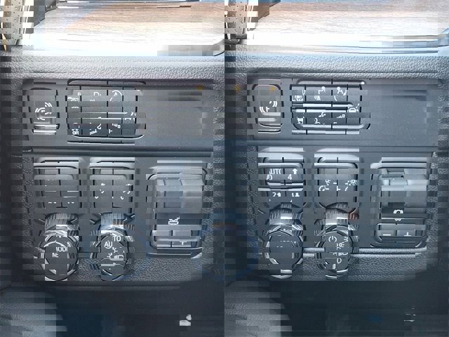 New 2026 Chevrolet Suburban High Country w/ Sun And Tow Package image 24