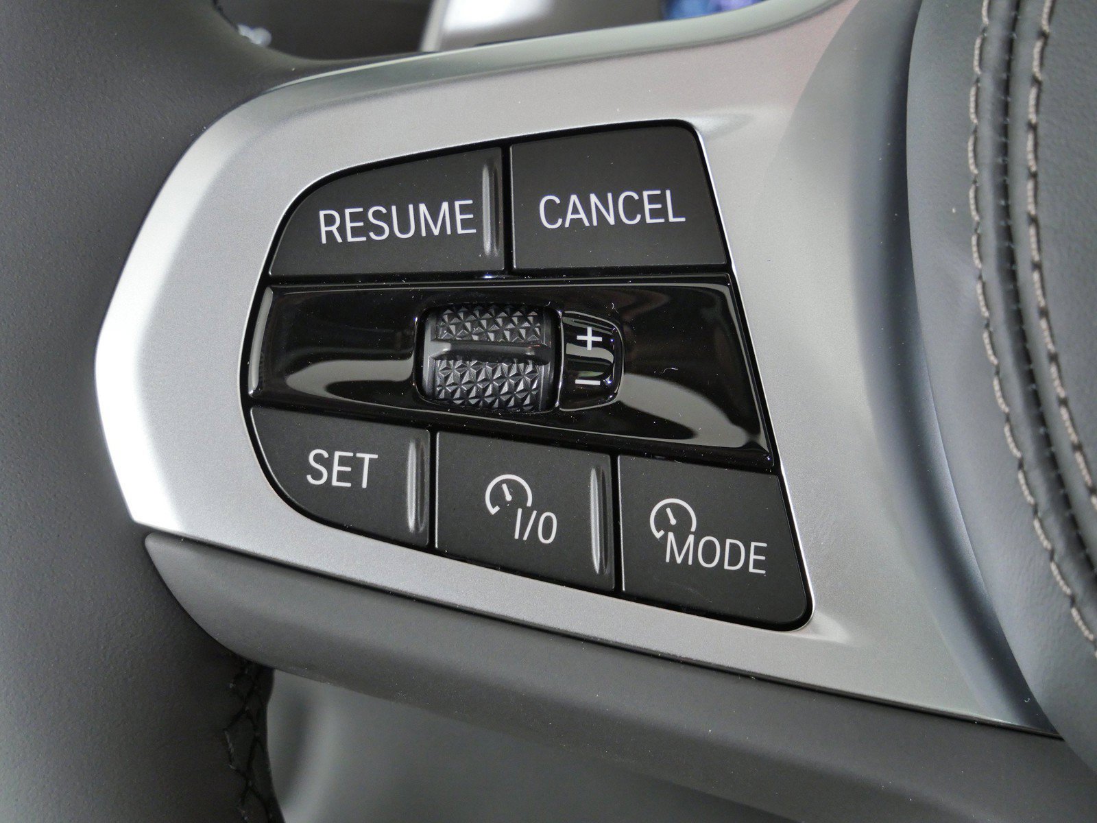 Used 2024 Cadillac XT6 Premium Luxury w/ Technology Package FWD image 41