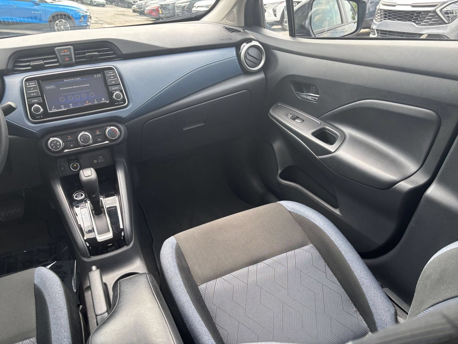 Used 2025 Nissan Versa SV FWD image 28