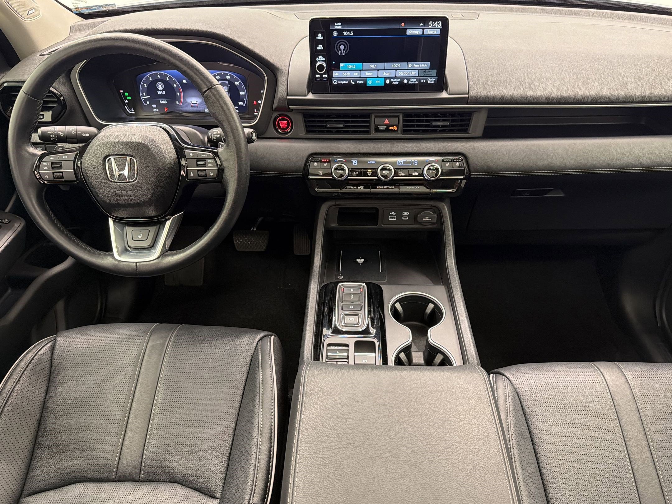 Used 2024 Honda Pilot Elite image 25