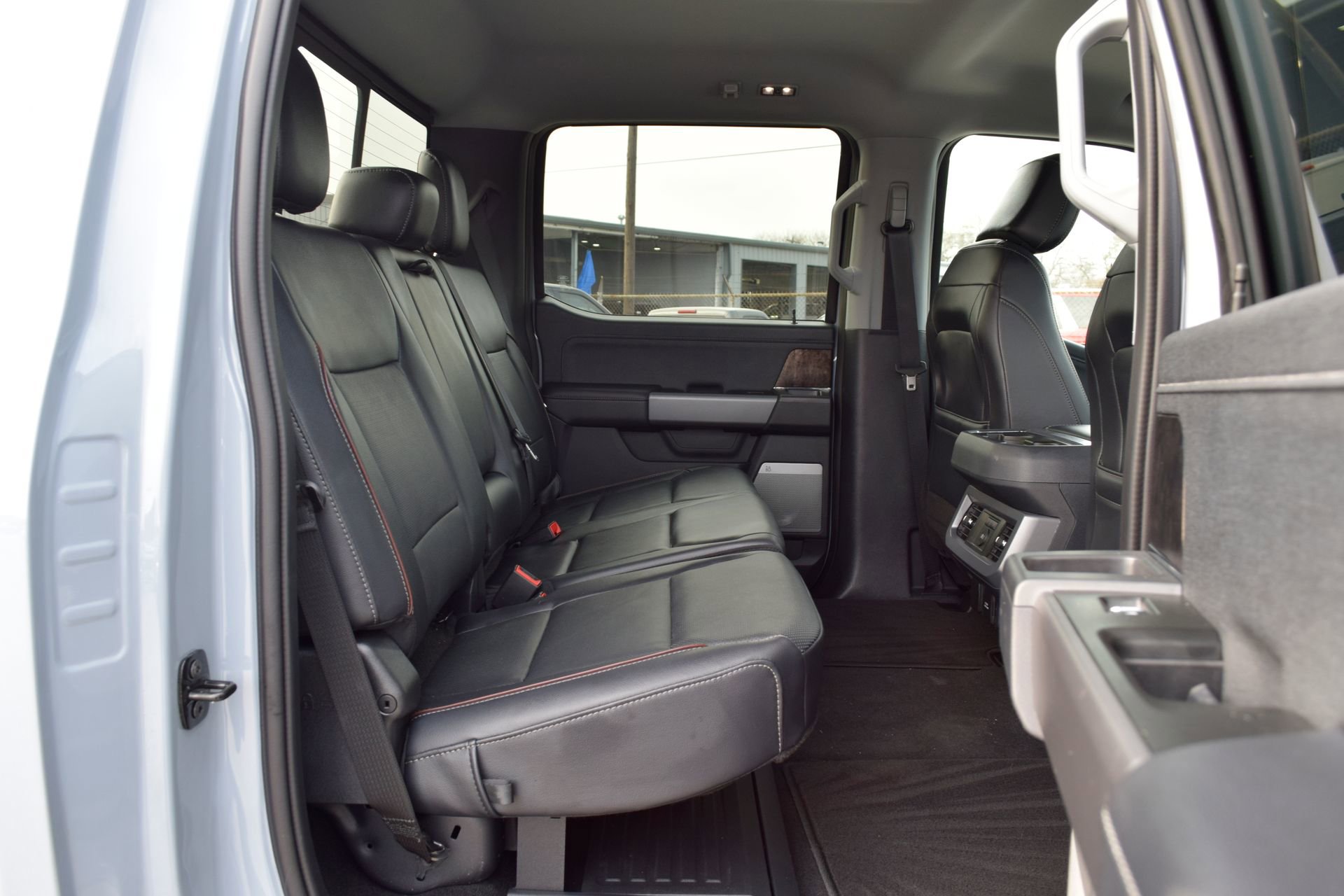 Used 2024 Ford F250 Lariat w/ Black Appearance Package image 22