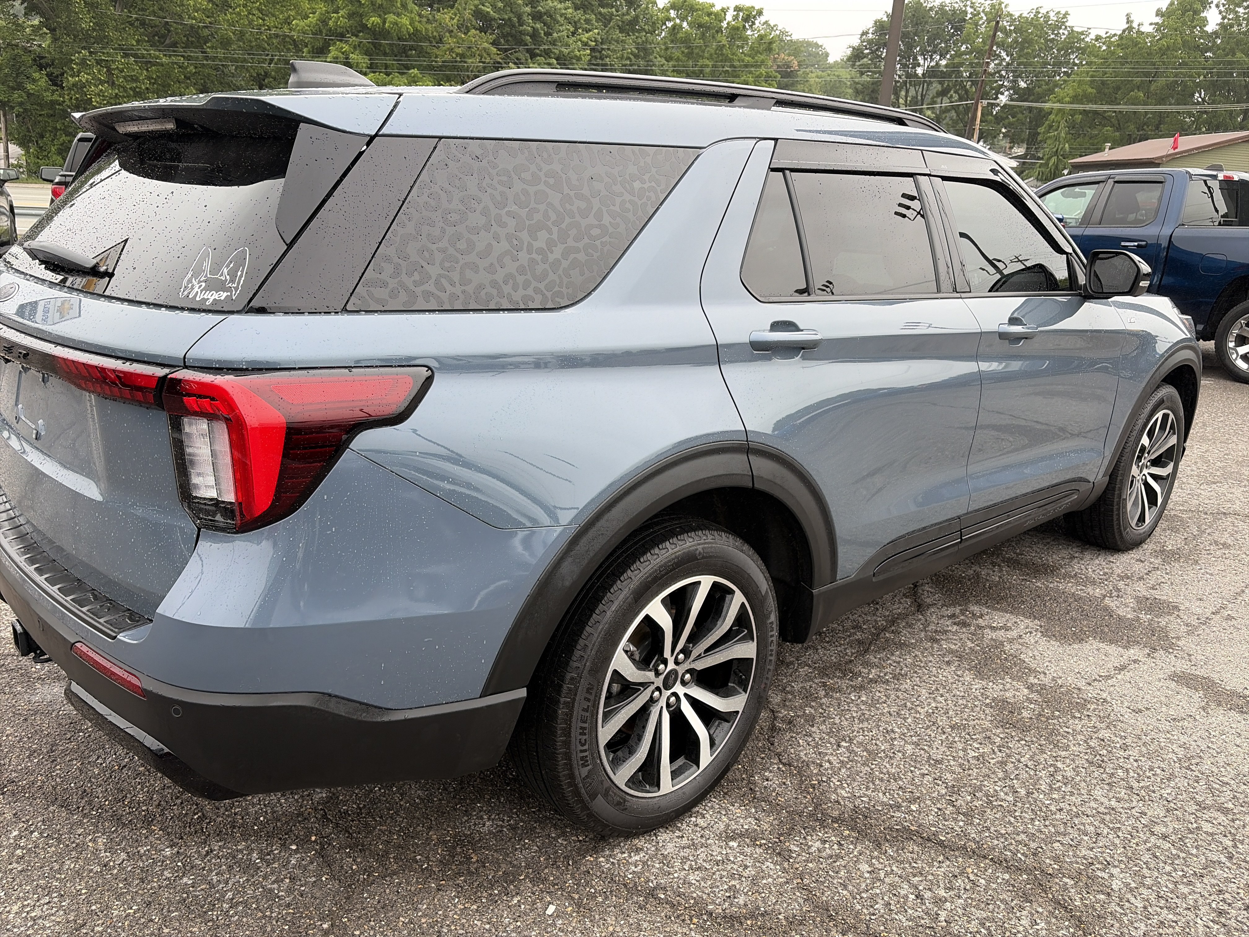 Used 2025 Ford Explorer ST-Line AWD/4WD image 3