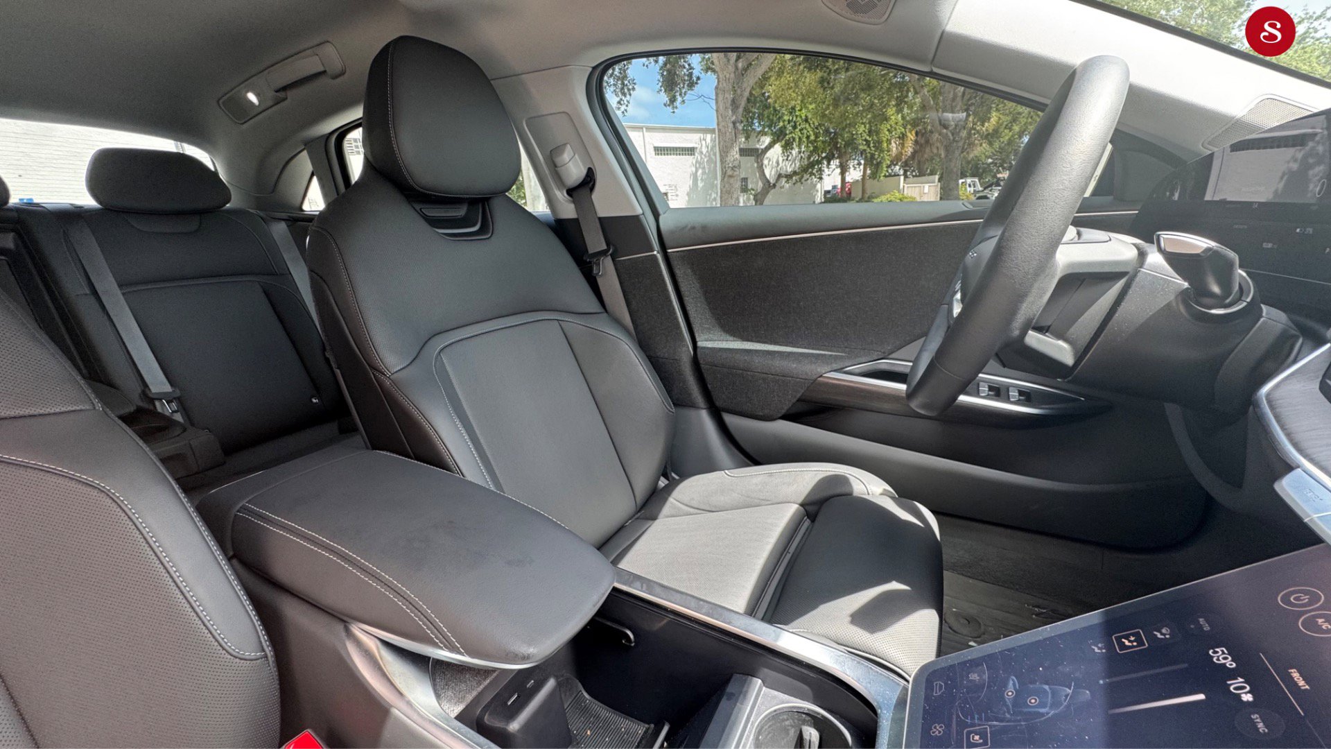 Used 2025 Lucid Air Pure RWD image 17
