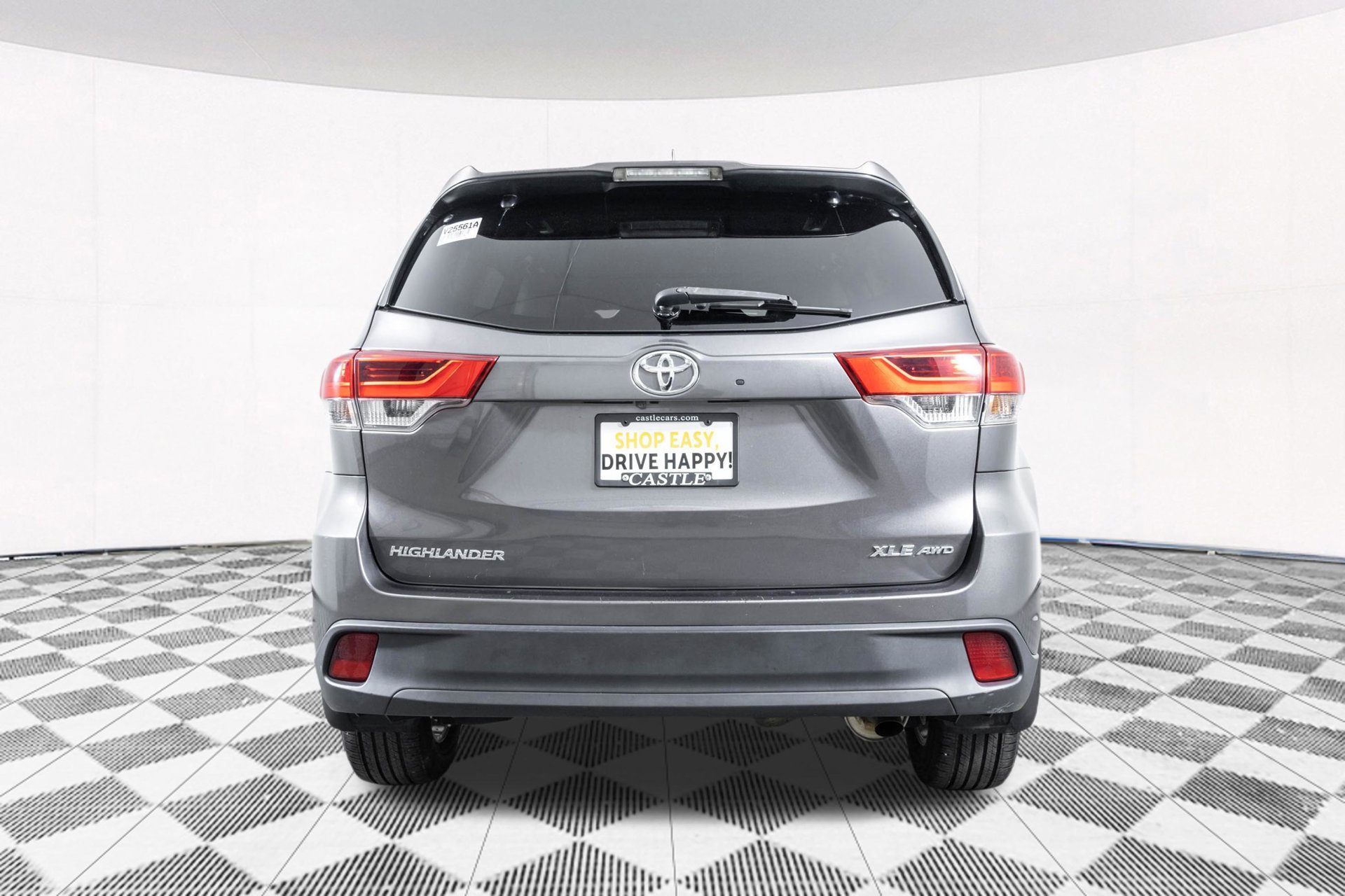 Used 2018 Toyota Highlander XLE AWD/4WD image 19