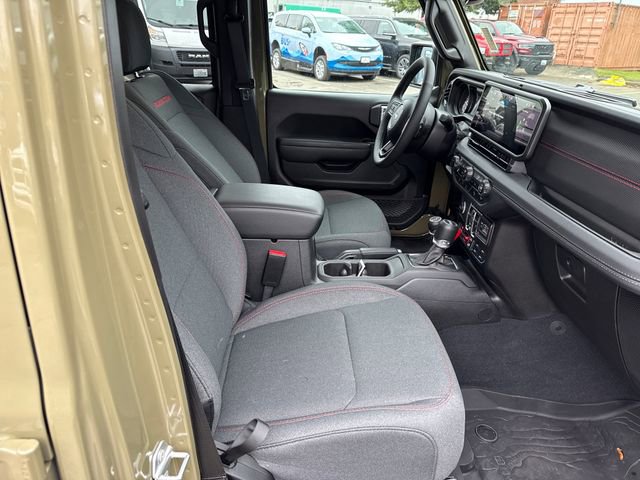 Used 2025 Jeep Wrangler Unlimited Rubicon w/ Safety Group image 12