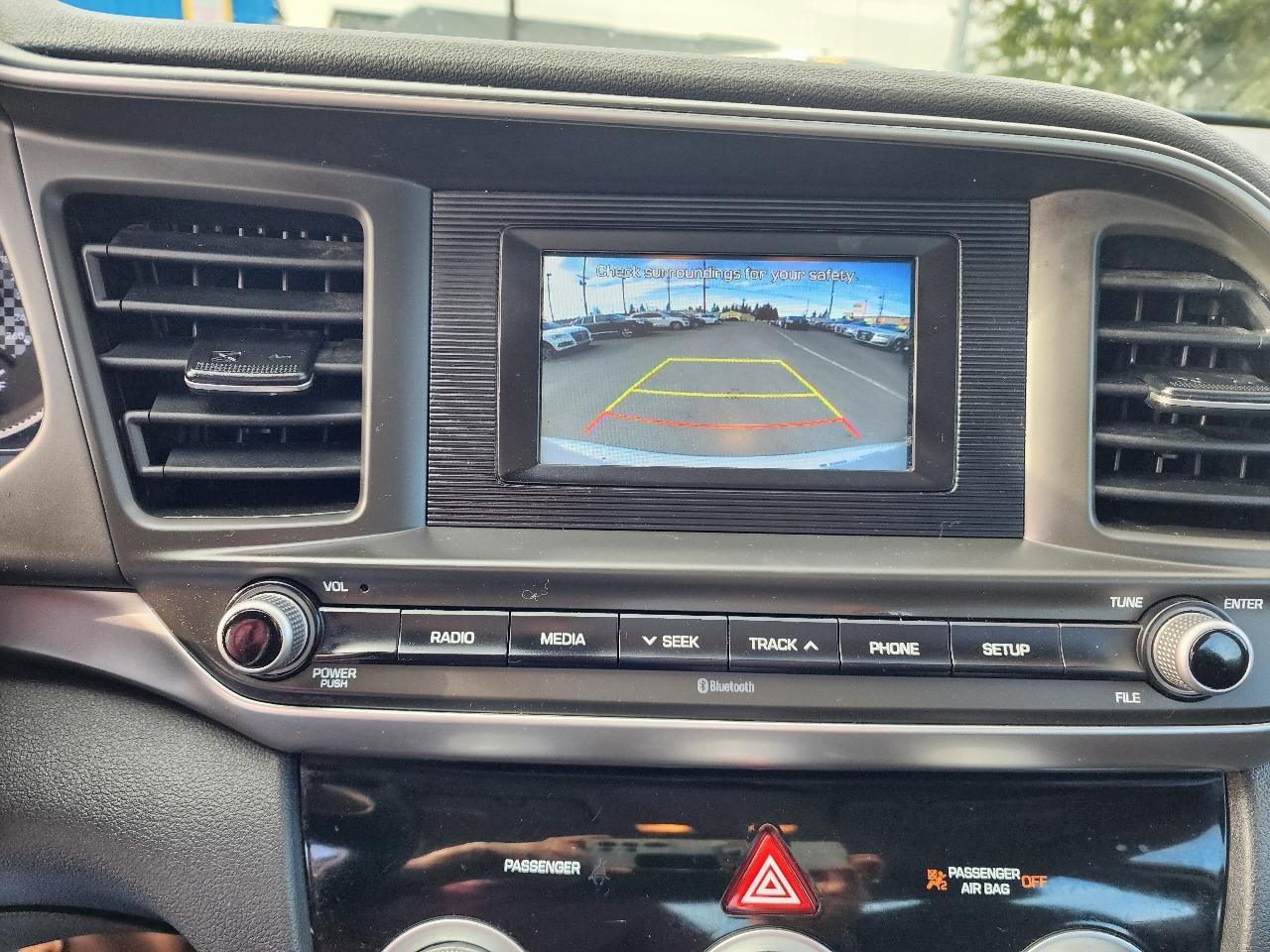 Used 2019 Hyundai Elantra SE w/ Cargo Package image 16