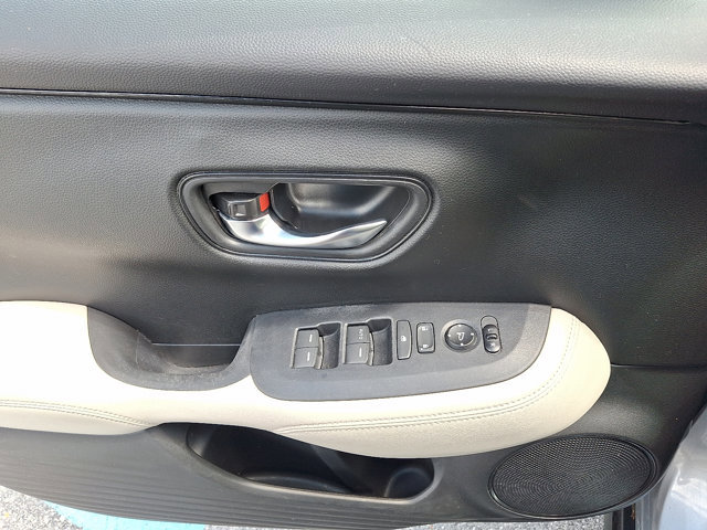 Used 2023 Honda HR-V LX image 12