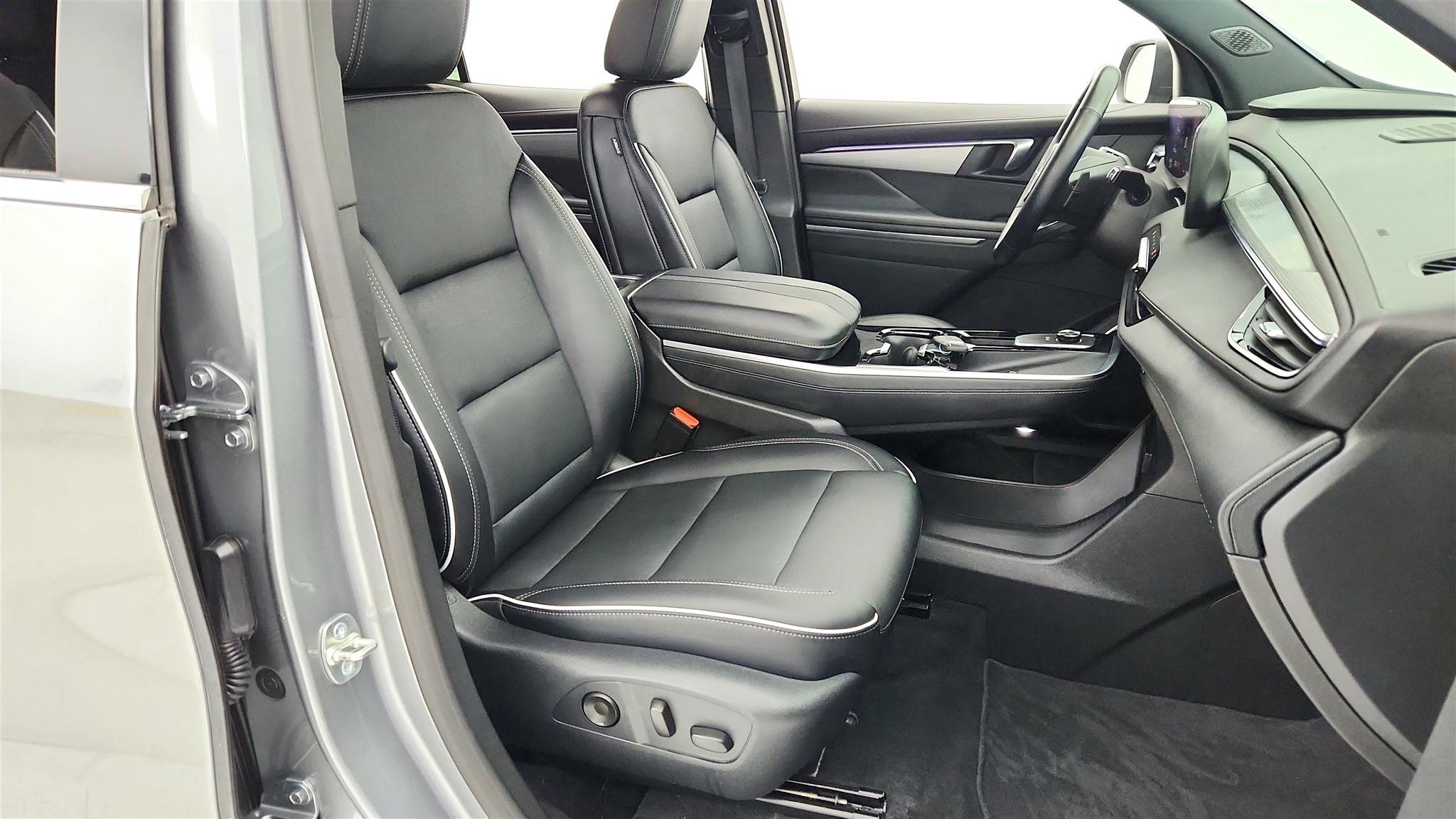 Used 2025 Buick Enclave Preferred image 36