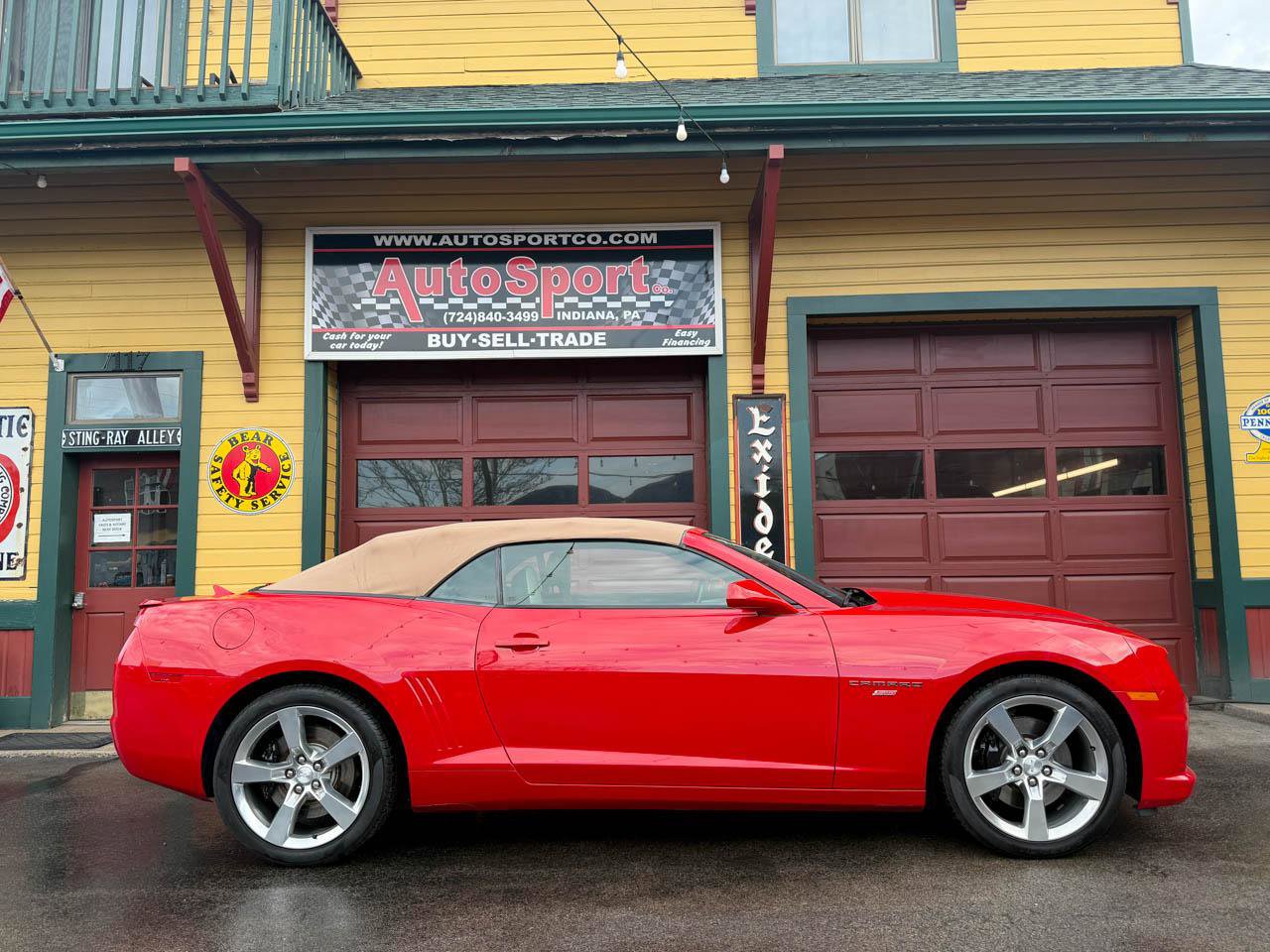 Used 2011 Chevrolet Camaro SS w/ RS Package RWD image 4