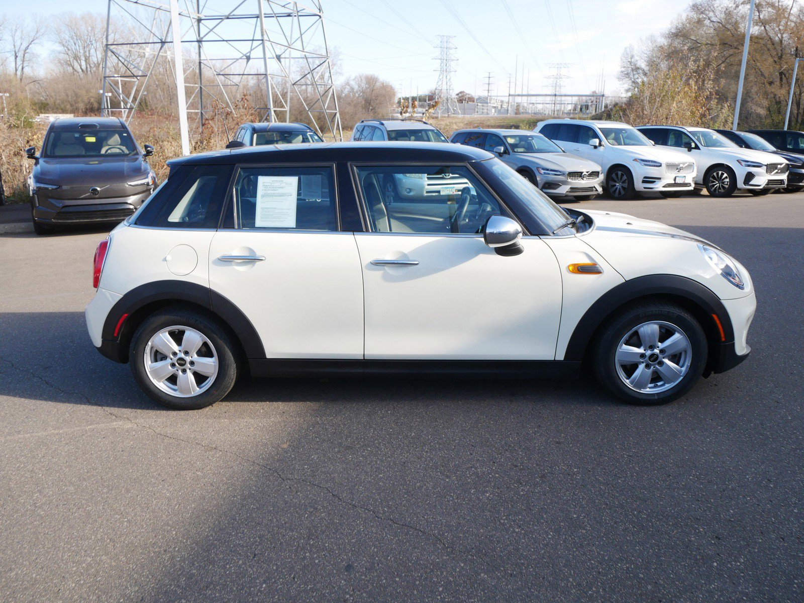 Used 2018 MINI Cooper 4-Door Hardtop image 8