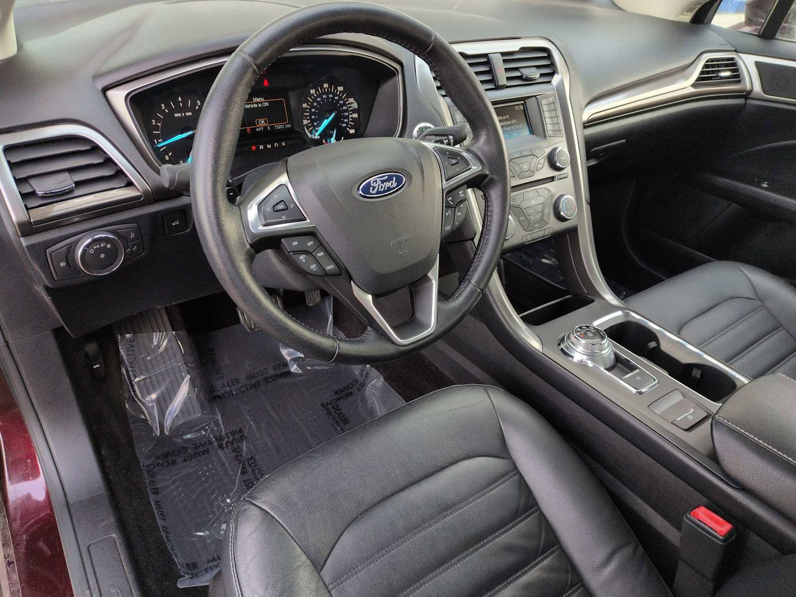 Used 2017 Ford Fusion SE image 2