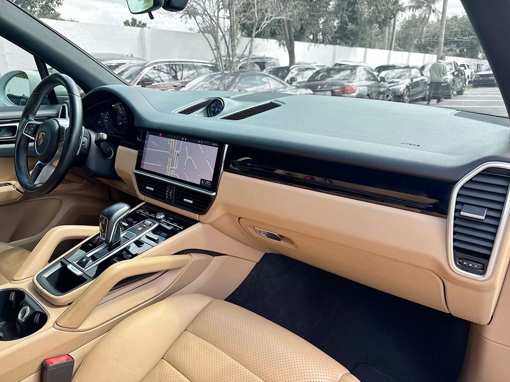 Used 2019 Porsche Cayenne Base image 30