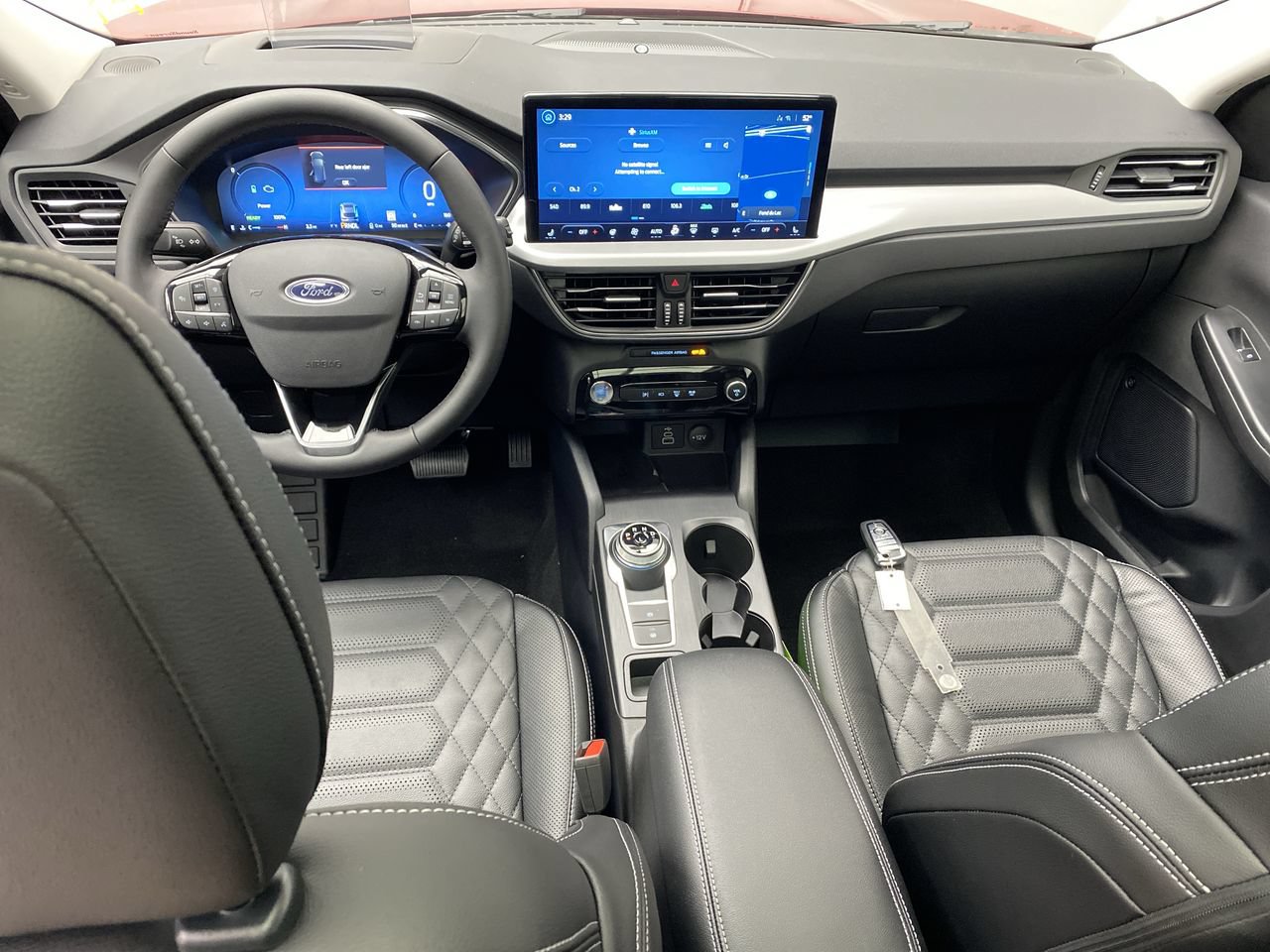 New 2024 Ford Escape SE w/ PHEV Premium Package FWD image 4