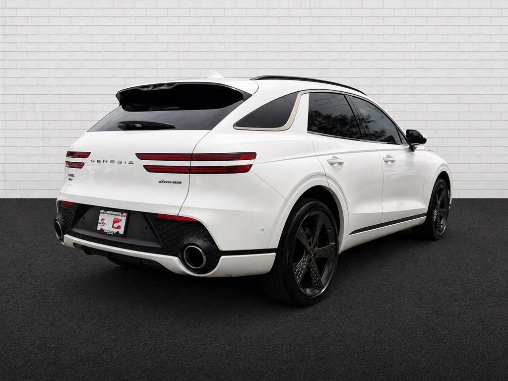 Used 2022 Genesis GV70 3.5T Sport w/ Sport Prestige Package AWD/4WD image 4