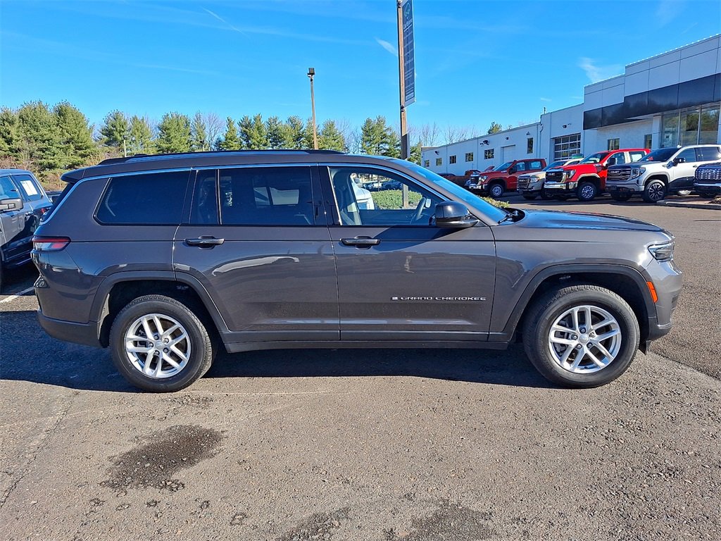 Used 2023 Jeep Grand Cherokee L Laredo image 7