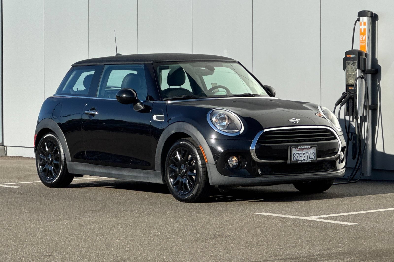 Used 2019 MINI Cooper 2-Door Hardtop w/ Signature Upholstery Package FWD image 7