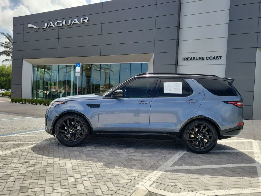 Used 2020 Land Rover Discovery Landmark image 2