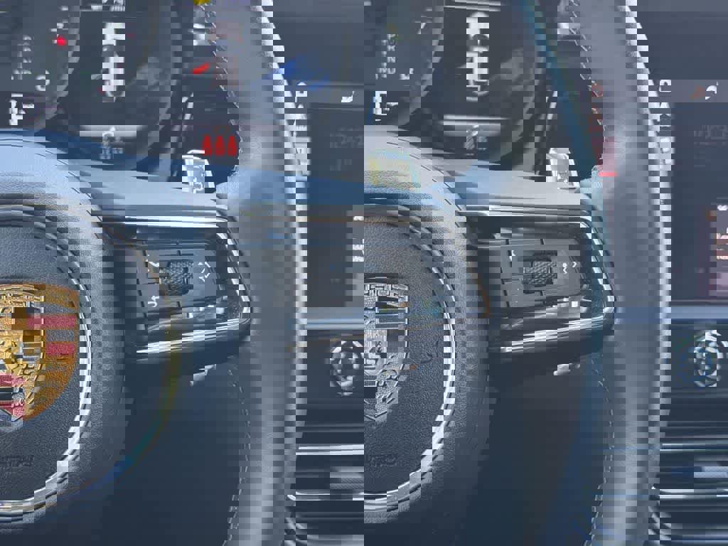 Used 2022 Porsche Macan image 15