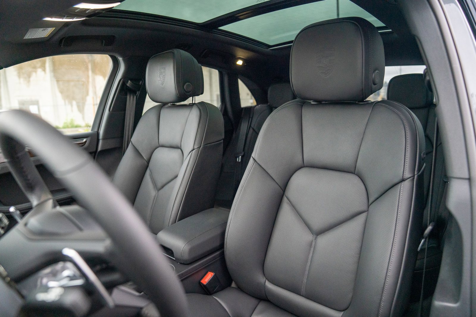 New 2026 Porsche Macan image 5