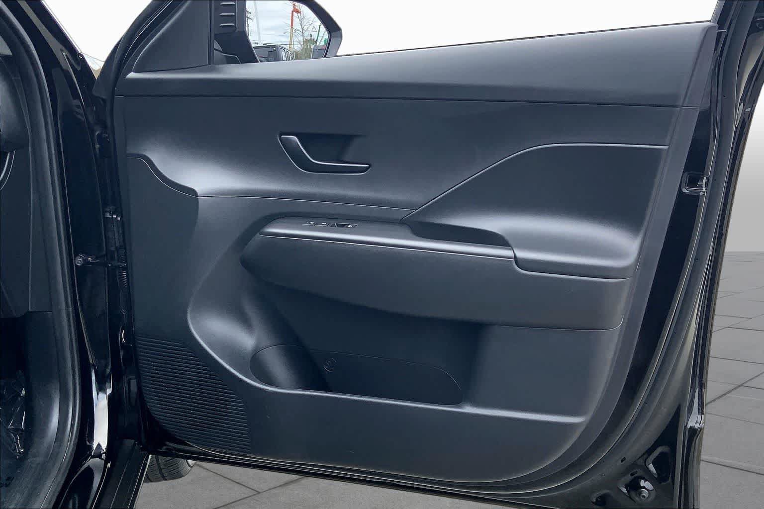 Used 2024 Hyundai Kona SEL FWD image 21