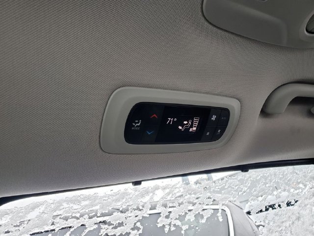 Used 2024 Chrysler Pacifica Touring-L FWD image 24