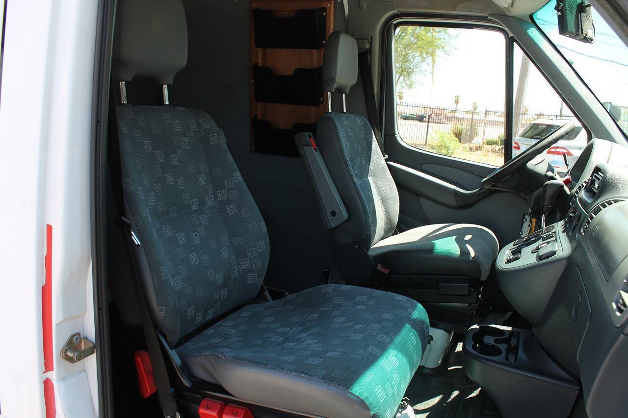Used 2006 Dodge Sprinter 3500 w/ PWR Convenience Group RWD image 24