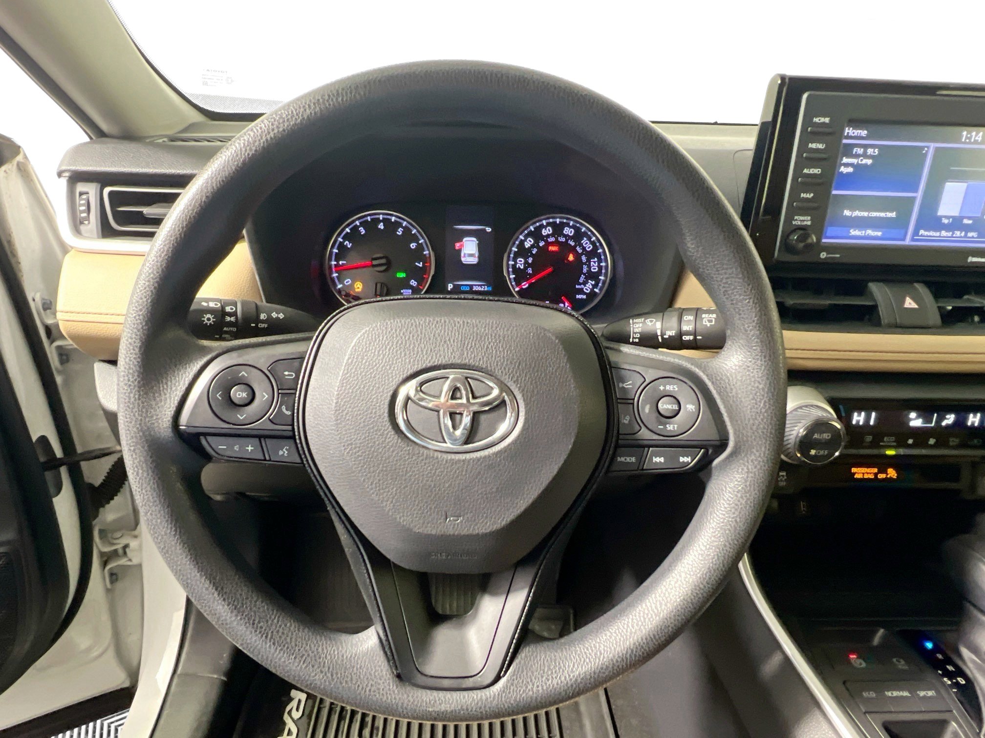 Used 2020 Toyota RAV4 XLE w/ Convenience Package image 17
