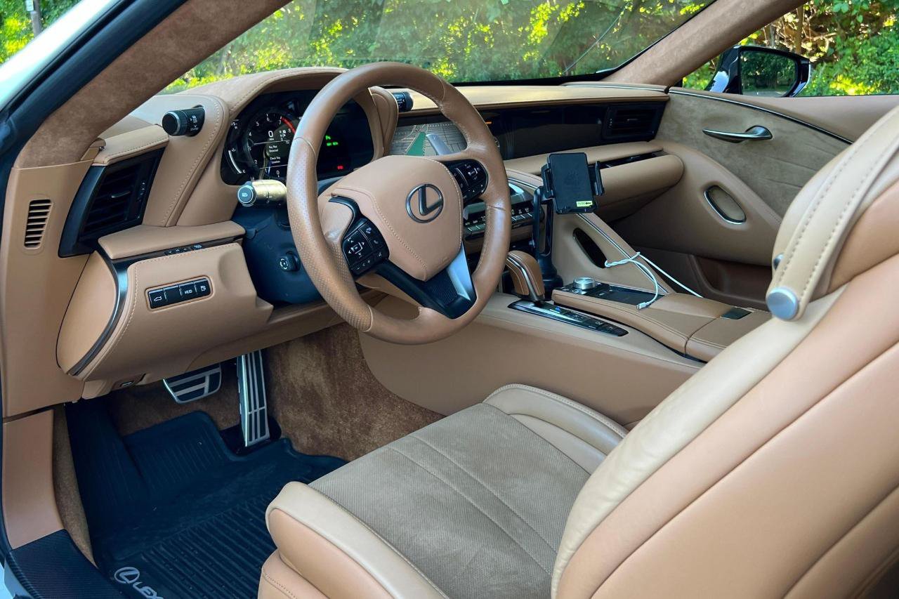 Used 2021 Lexus LC 500 Coupe w/ Performance Package RWD image 22