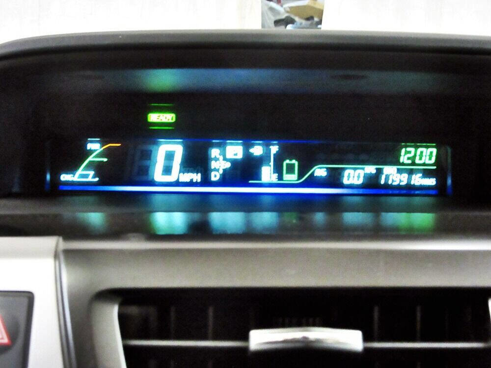 Used 2017 Toyota Prius V Two image 16