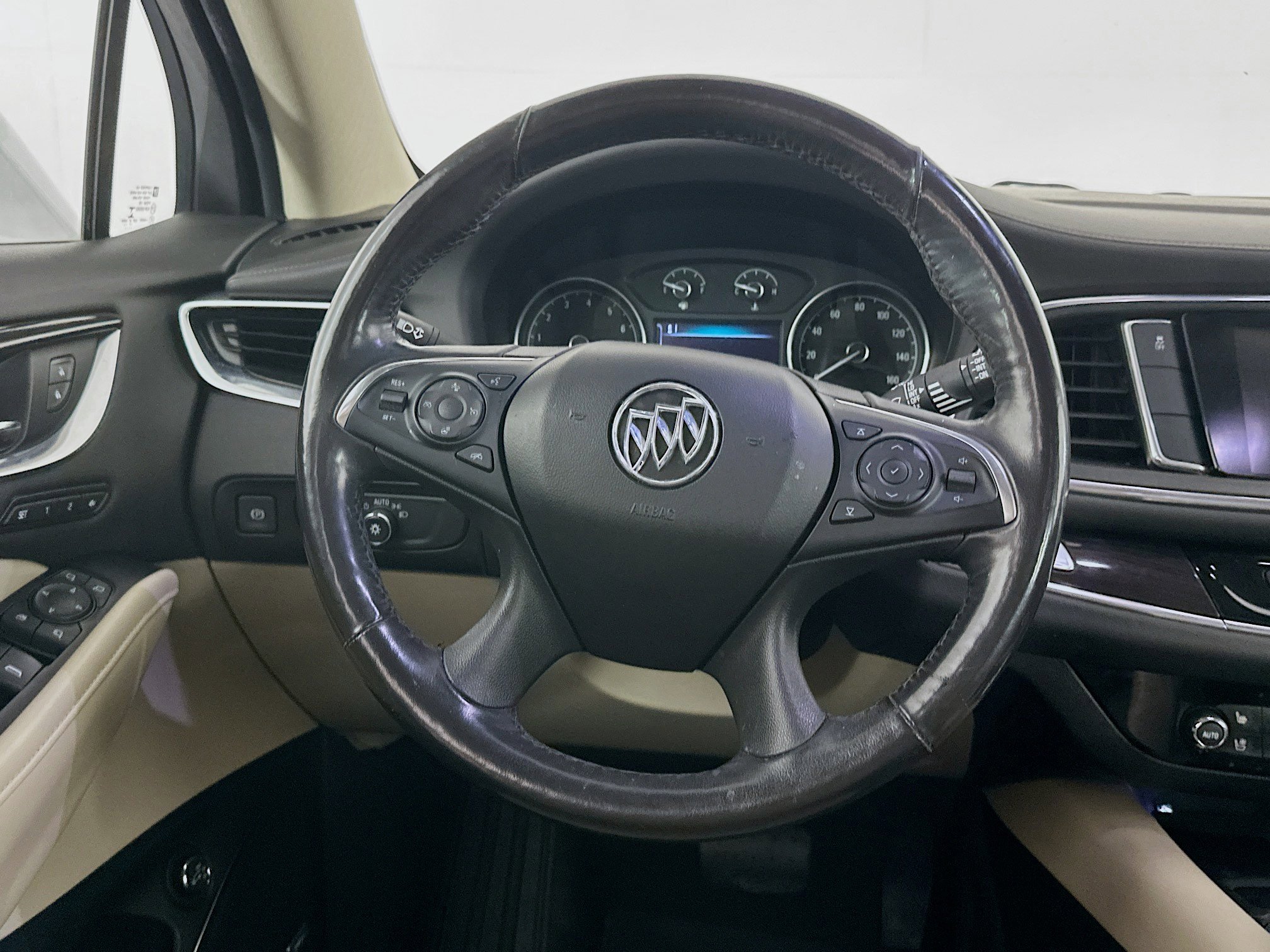 Used 2018 Buick Enclave Premium image 18