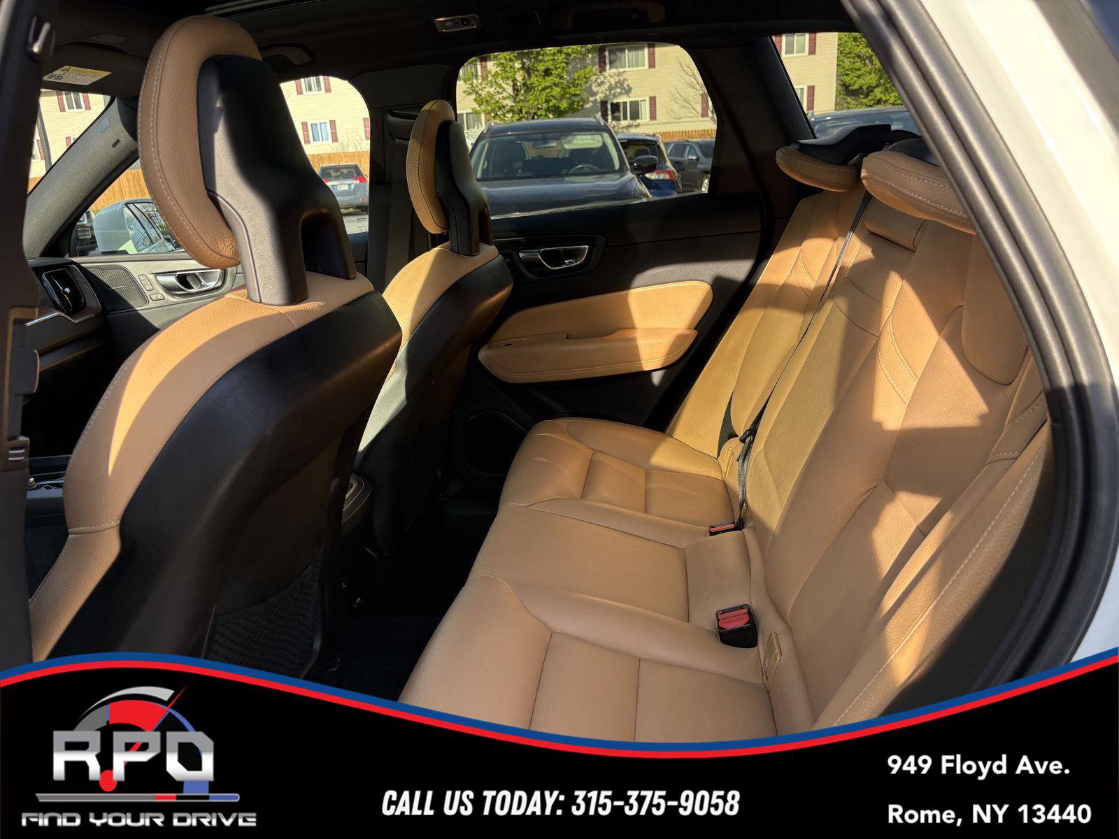 Used 2019 Volvo XC60 T6 Momentum AWD/4WD image 22
