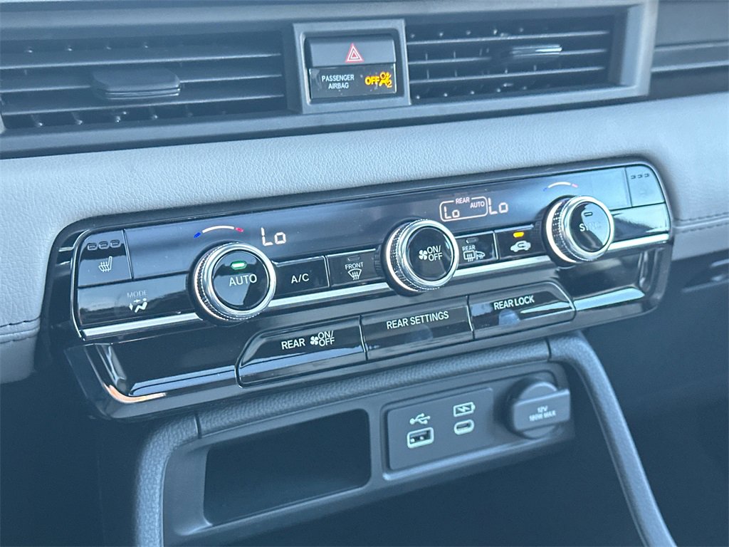 New 2025 Honda Pilot Touring image 30