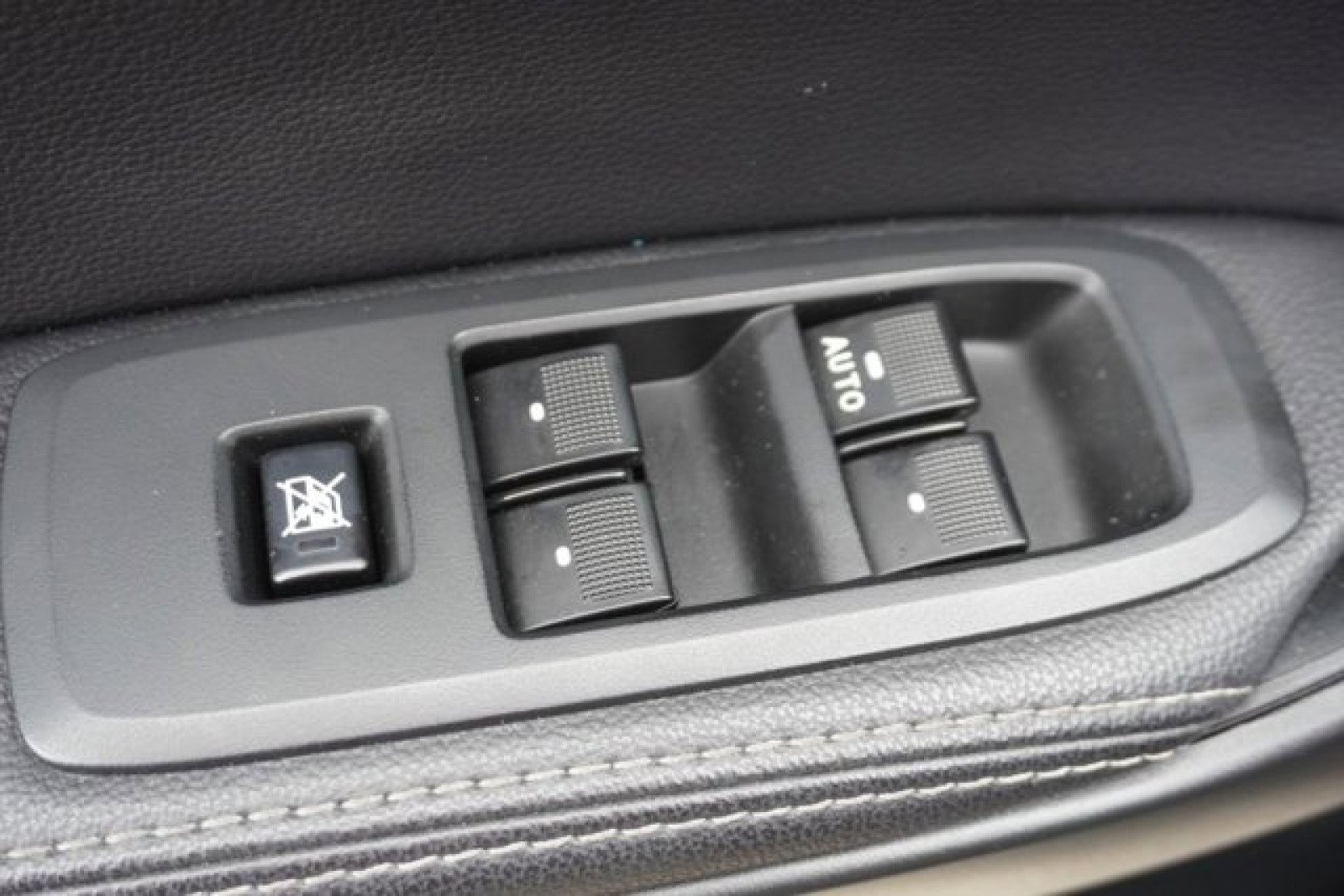 Used 2023 Ford Ranger Lariat w/ Tremor Off-Road Package image 23