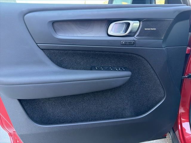 Used 2024 Volvo C40 P8 Recharge Ultimate w/ Protection Package Premier image 20