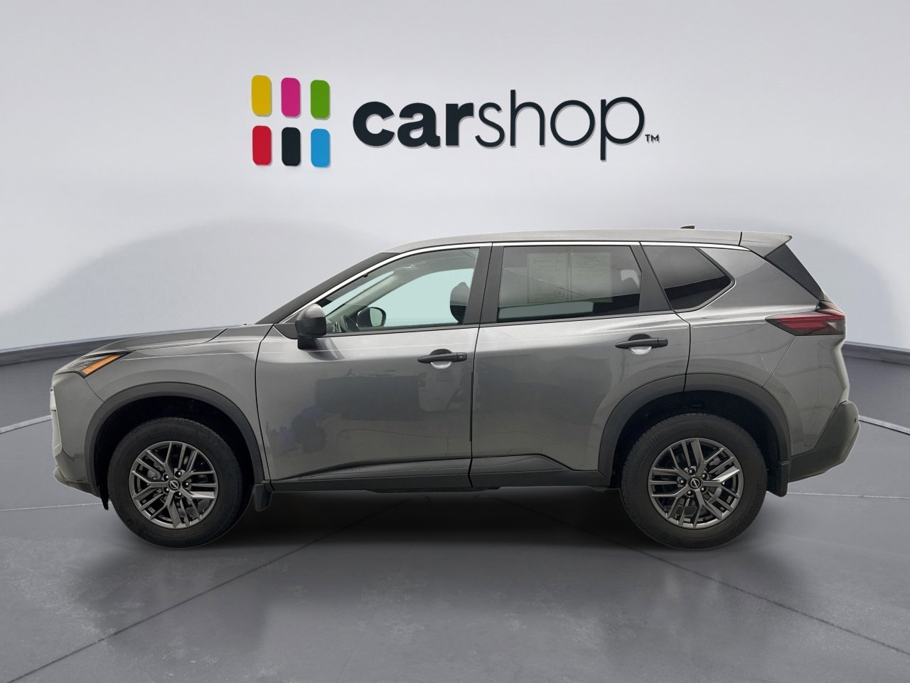 Used 2023 Nissan Rogue S image 2