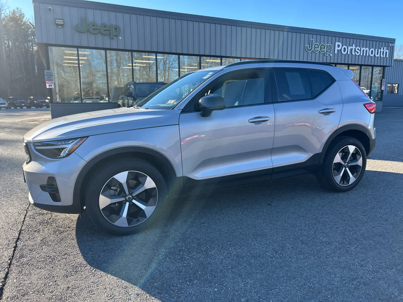 Used 2023 Volvo XC40 B5 Plus w/ Driver Assist Package image 11