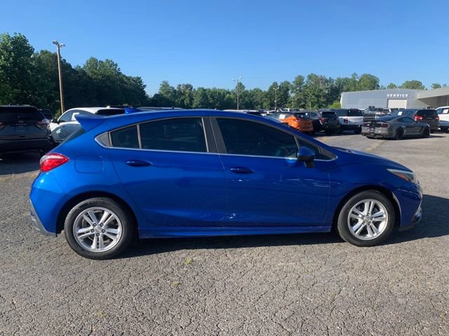 Used 2017 Chevrolet Cruze LT w/ Convenience Package FWD image 10