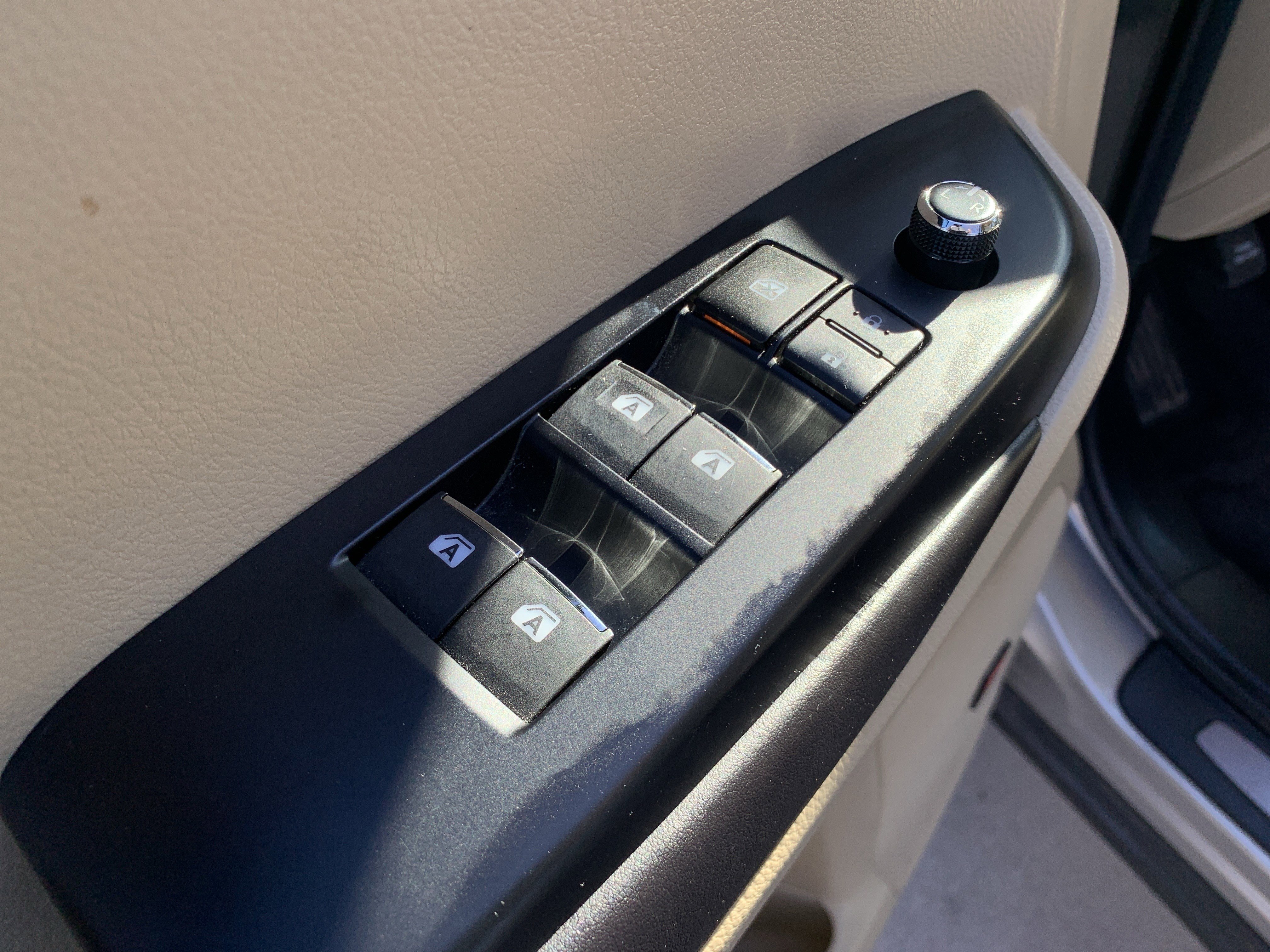 Used 2016 Toyota Highlander Limited image 15