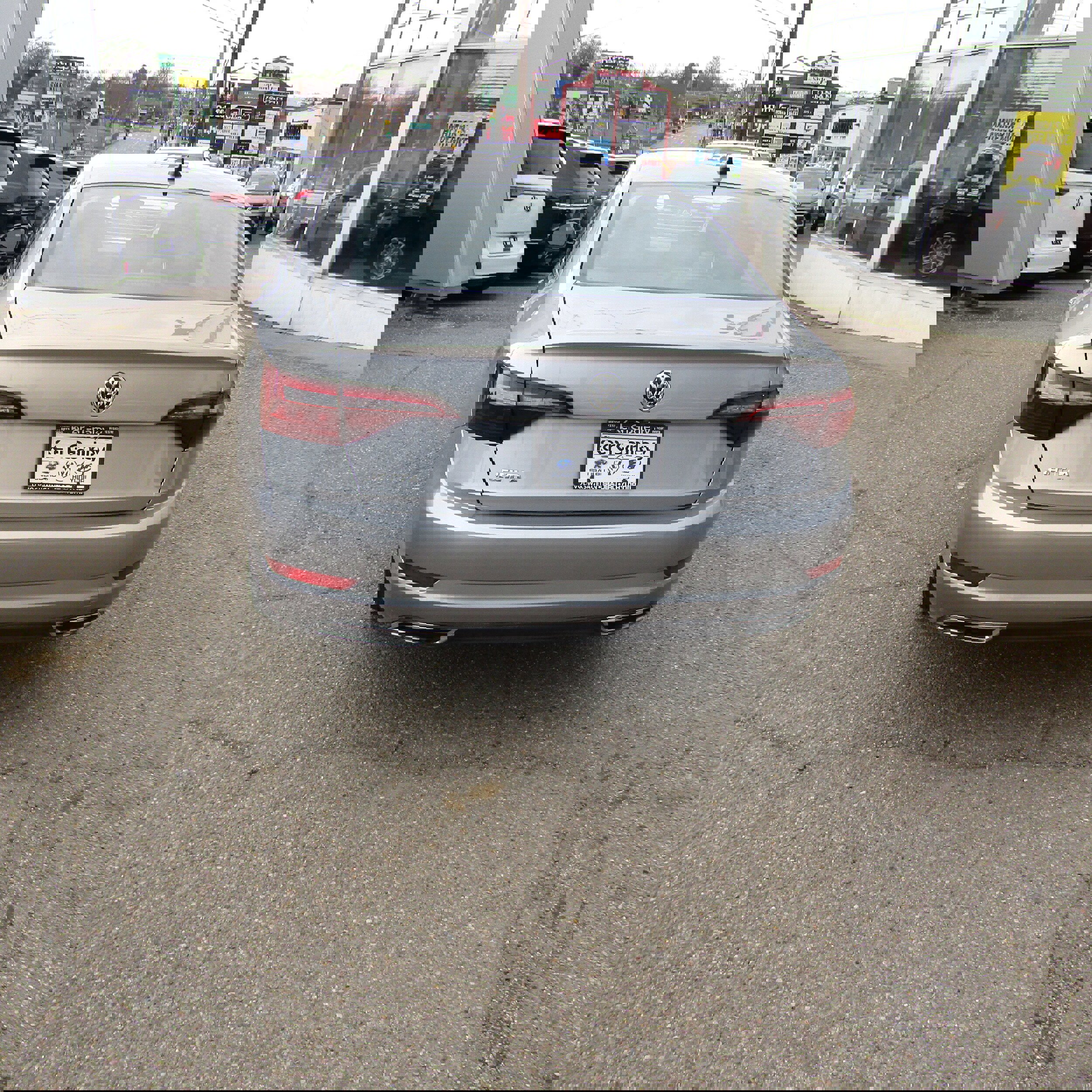 Used 2020 Volkswagen Jetta SEL Premium image 8