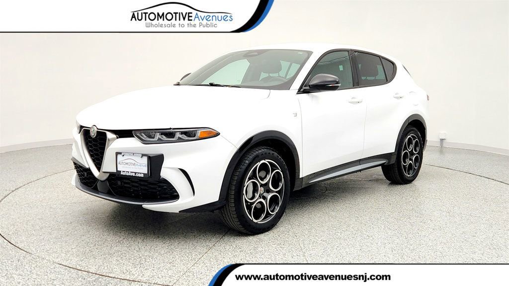 Used 2024 Alfa Romeo Tonale Ti image 1