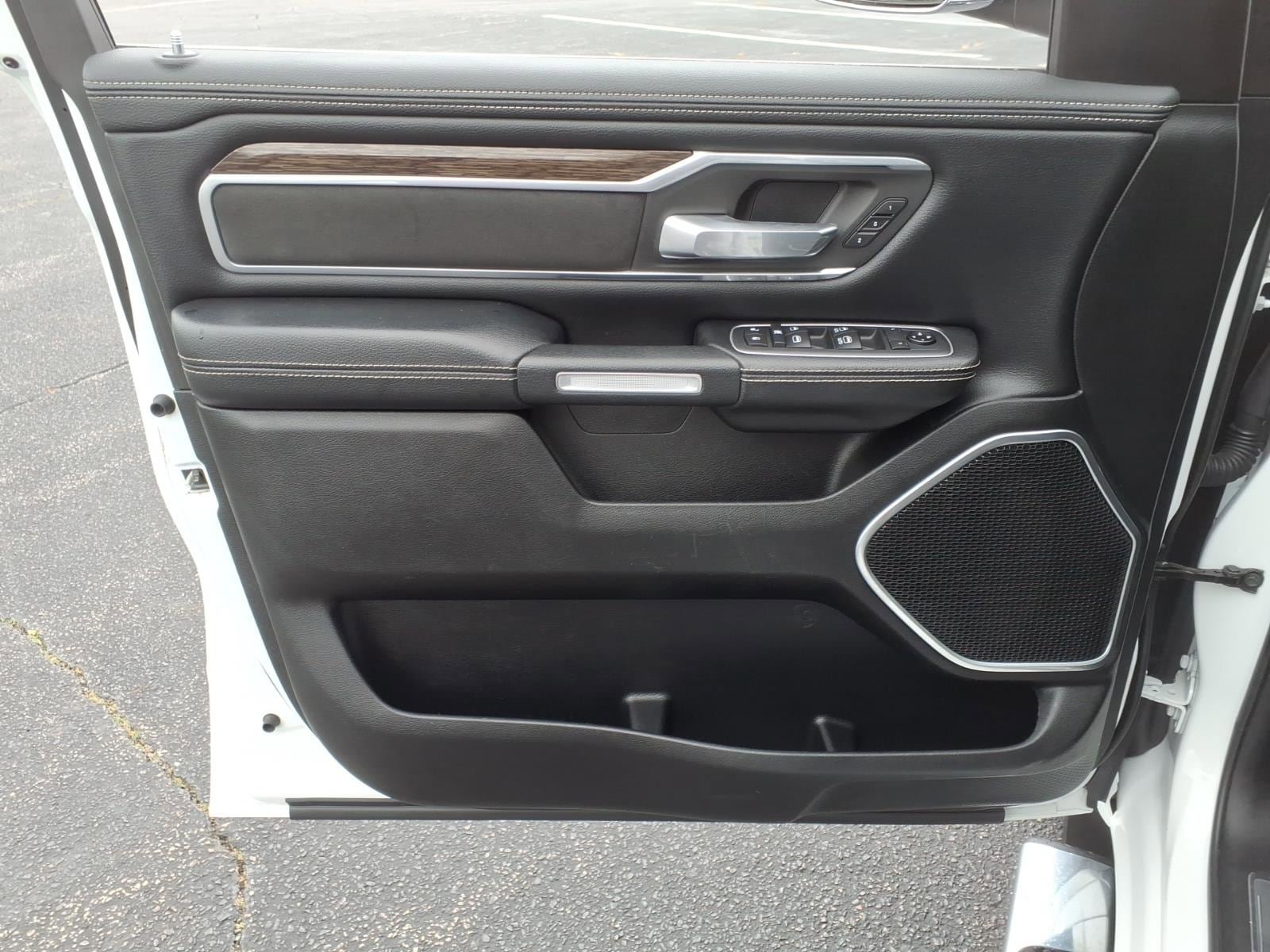 Used 2020 RAM 1500 Laramie AWD/4WD image 18