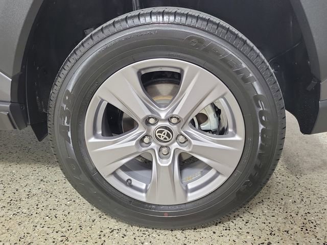 Used 2025 Toyota RAV4 XLE FWD image 8