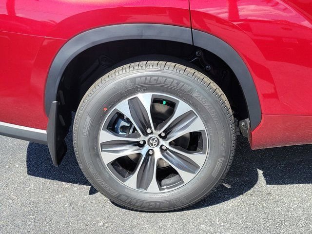 New 2026 Toyota Highlander XLE image 5