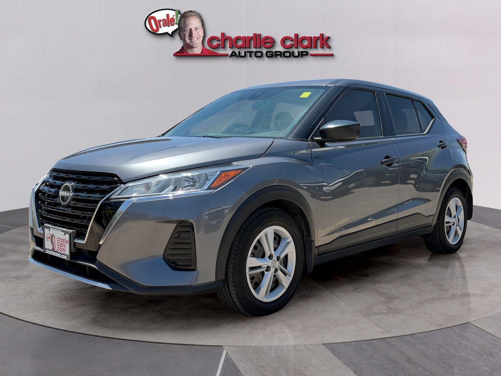 Used 2023 Nissan Kicks S FWD image 2