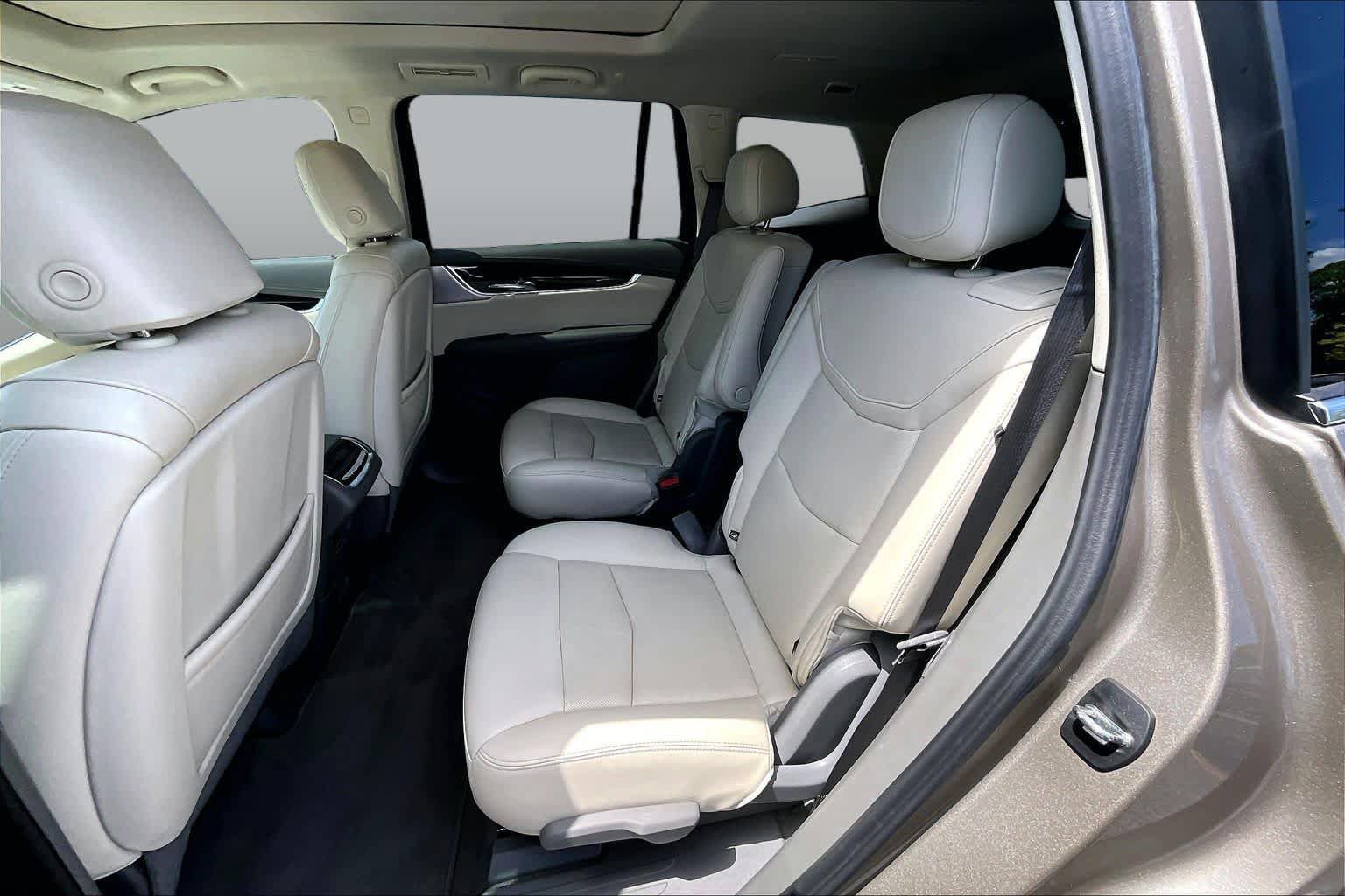 Used 2023 Cadillac XT6 Premium Luxury FWD image 21